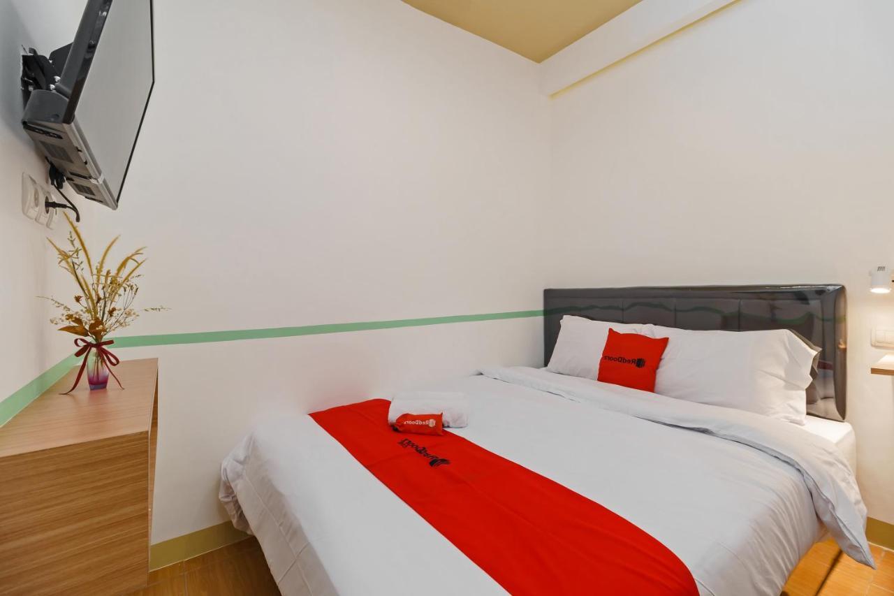 Reddoorz @ Taman Royal Tangerang Hotel Екстериор снимка