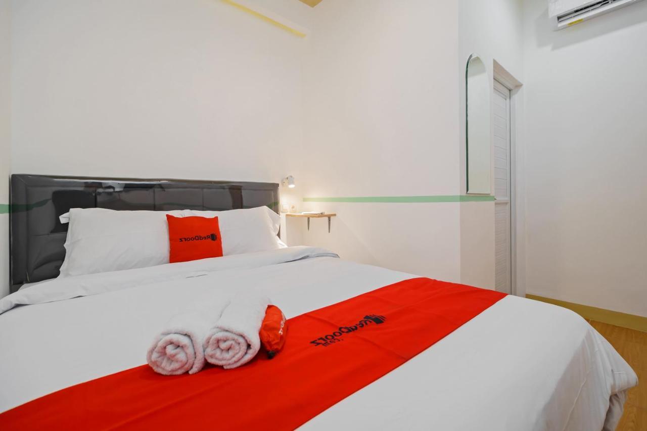 Reddoorz @ Taman Royal Tangerang Hotel Екстериор снимка