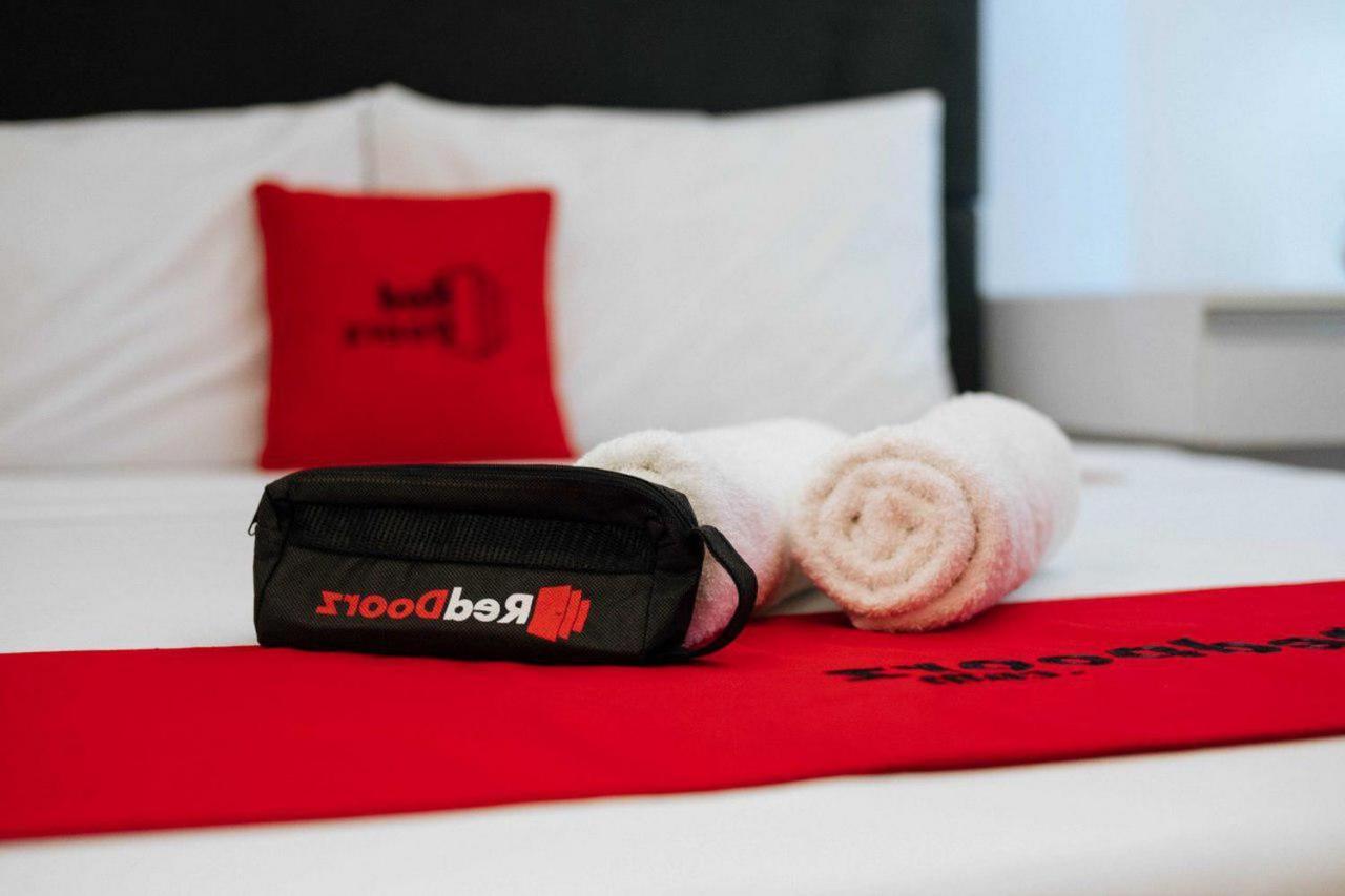 Reddoorz @ Taman Royal Tangerang Hotel Екстериор снимка